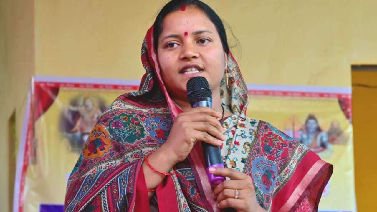 वनांचल में विकास की नई रोशनी: मंत्री लक्ष्मी राजवाड़े के प्रयासों से सूरजपुर के दर्जनों गांवों में पहली बार पहुंचेगी बिजली