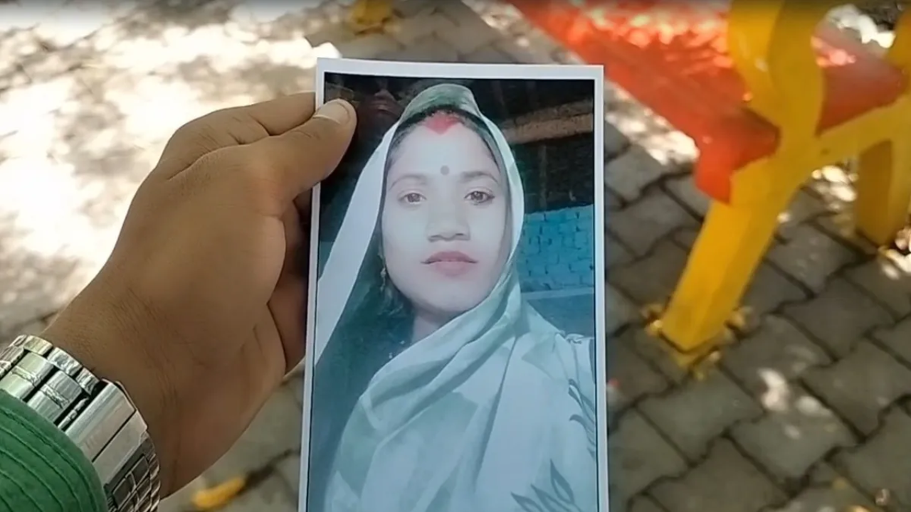 छतरपुर में हैरान करने वाला मामला: 5 बच्चों को छोड़ प्रेमी संग फरार हुई महिला, पति ने लगाई गुहार