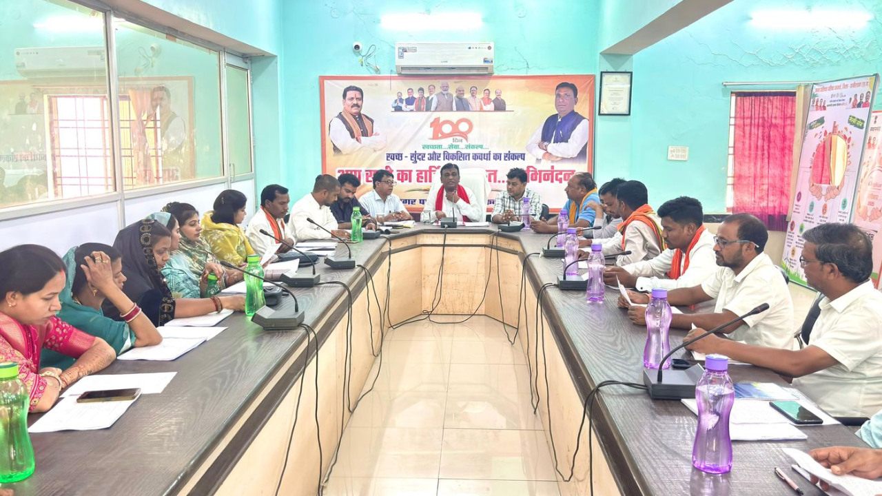 कवर्धा नगरपालिका में दूसरा बजट पेश, अध्यक्ष चंद्रप्रकाश चंद्रवंशी ने कहा- विकास, विश्वास और जनसेवा की भावना पर आधारित बजट