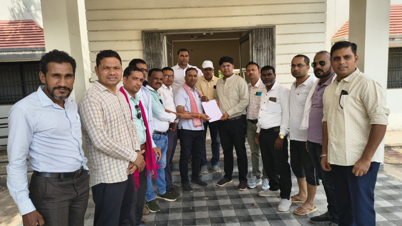 पाटन में 20 दिनों से बंद दलहन-तिलहन खरीदी, नाराज़ किसानों ने सौंपा ज्ञापन, आंदोलन की चेतावनी