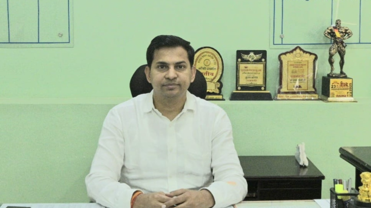 Chhattisgarh Kawardha News: जिला पंचायत सीईओ ने अपनाया सख्त रुख, जनपद पंचायत कवर्धा व बोड़ला के सीईओ को कारण बताओ नोटिस जारी, जानें वजह