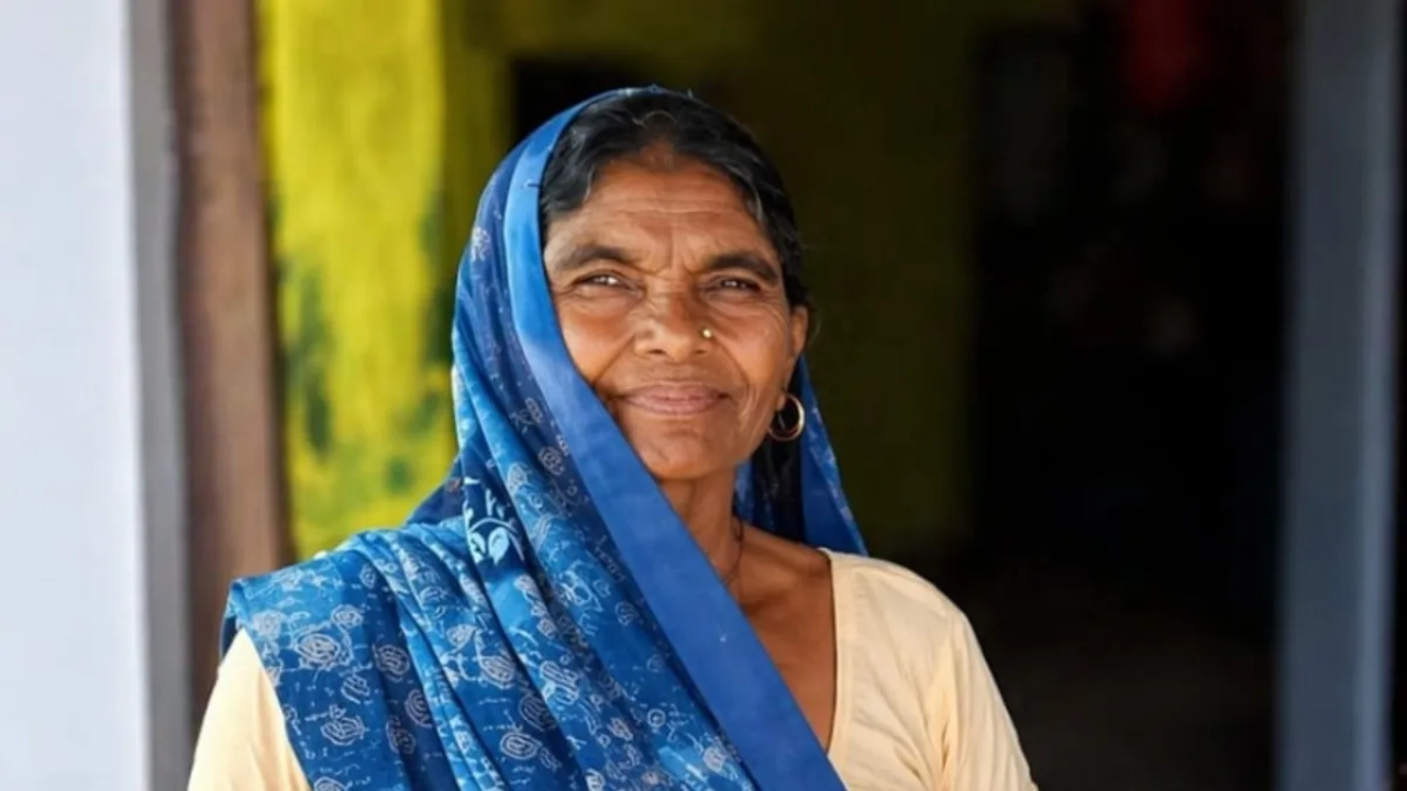 शादी का कार्ड देने के बहाने हत्या: शिवपुरी में बुजुर्ग महिला को मारी गोली, मौके पर मौत