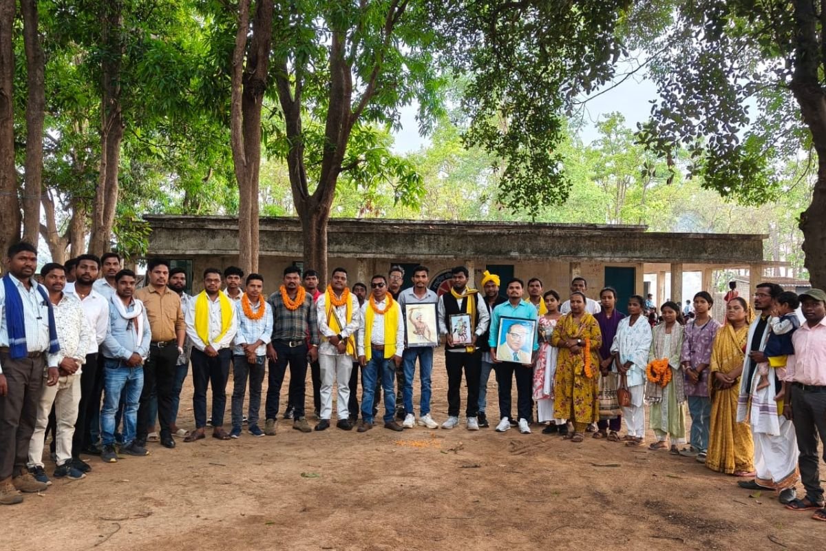प्रतापपुर में सर्व आदिवासी युवा प्रभाग की भव्य बैठक, कार्यकारिणी का विस्तार; युवाओं को एकजुटता का संदेश