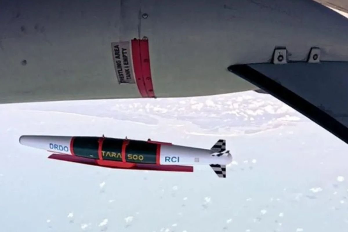 DRDO को बड़ी सफलता, ग्लाइड वेपन सिस्टम ‘TARA’ का पहला सफल परीक्षण, भारत को मिली नई स्वदेशी ताकत