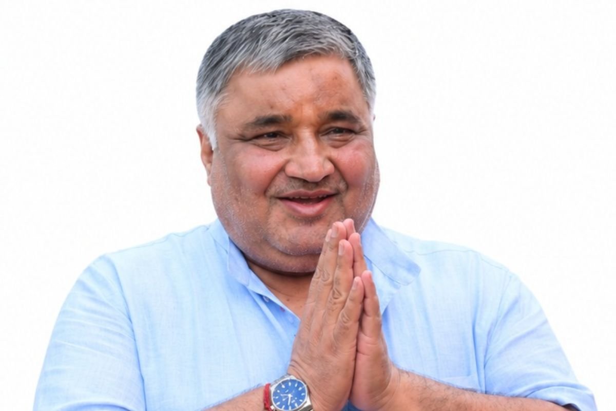 प्रधानमंत्री की ऊर्जा संरक्षण अपील पर प्रेरित, पर्यटन मंत्री राजेश अग्रवाल ने छोड़ा विशेष प्रोटोकॉल और सुरक्षा काफिला