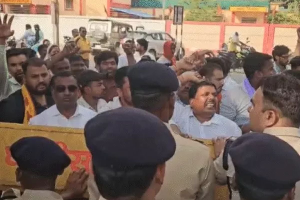 सरगुजा में तहसीलदारों की हड़ताल, BJP विधायक रामकुमार टोप्पो समेत 10 पर FIR, गिरफ्तारी की मांग, जानें पूरा मामला
