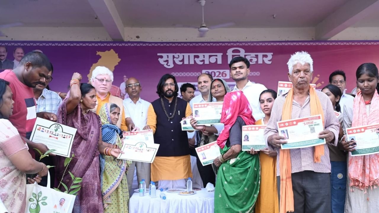 आरंग में सुशासन शिविर: मंत्री गुरु खुशवंत साहेब बोले- “हर चेहरे पर मुस्कान लाना सरकार का लक्ष्य”