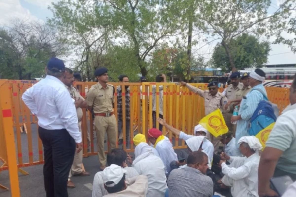 भोपाल में किसान आंदोलन उग्र: फंदा बाईपास पर चक्का जाम, एमएसपी समेत कई मांगों को लेकर प्रदर्शन