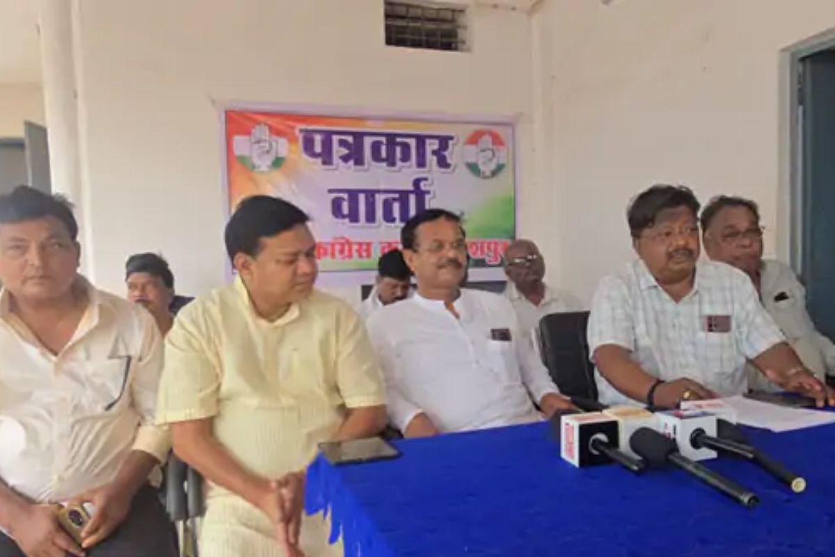 जशपुर में कांग्रेस का केंद्र सरकार पर हमला: महंगाई, ईंधन संकट और आदिवासी जमीन मुद्दे पर घेरा