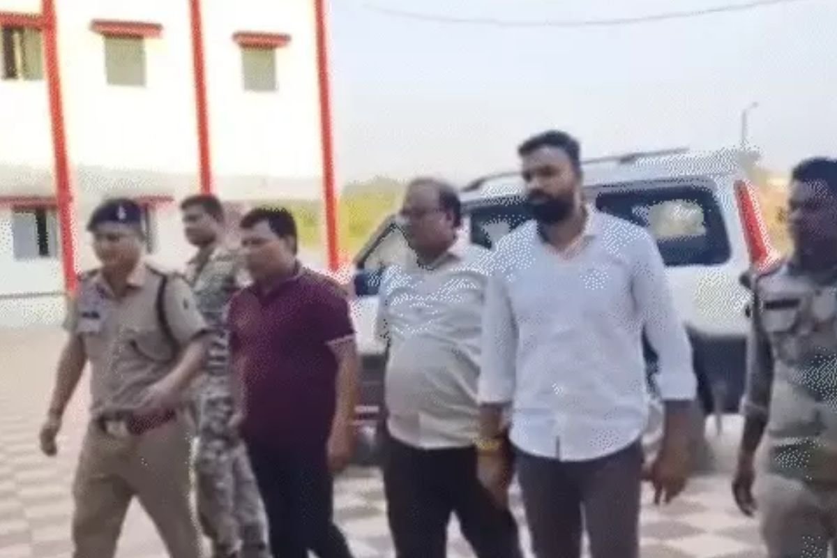 महासमुंद LPG घोटाला: 1.5 करोड़ की चोरी में जिला खाद्य अधिकारी अजय यादव रिमांड पर, 92 टन गैस का लेन-देन पकड़ में आया