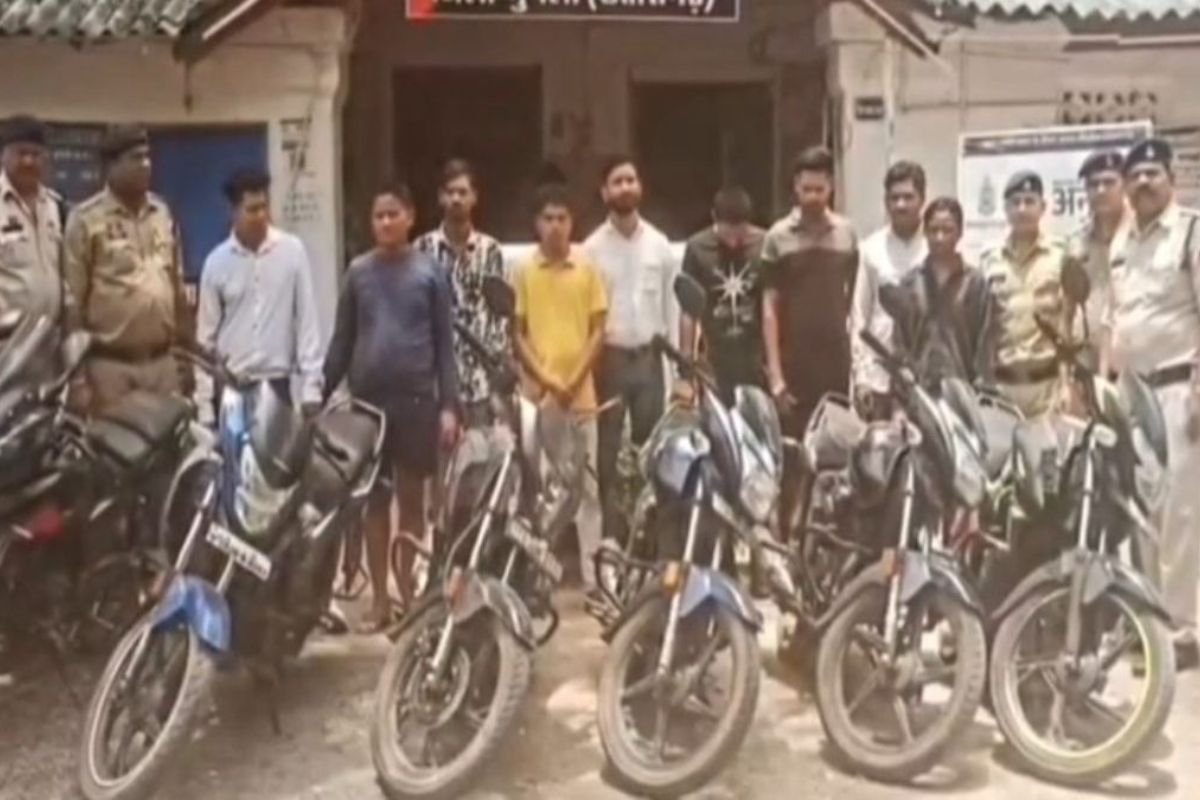 Lormi News: खेत में चल रहे जुए के फड़ पर पुलिस की रेड, 9 जुआरी गिरफ्तार