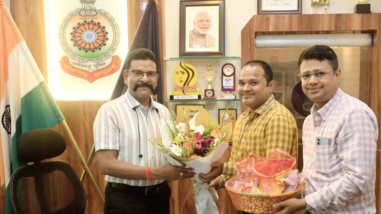 जशपुर DIG से बैंक ऑफ बड़ौदा के अधिकारियों की मुलाकात, सड़क सुरक्षा और जनहितकारी पहलों पर हुई चर्चा