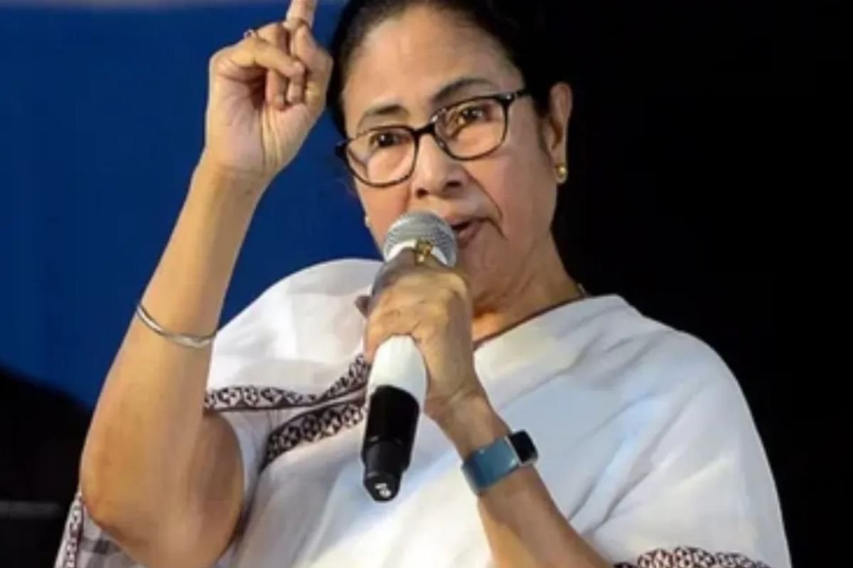 हार के बाद टीएमसी में हलचल, ममता बनर्जी ने कहा- “मैं इस्तीफा नहीं दूंगी, मुझे बर्खास्त कर दें”, चुनाव को बताया ‘अत्याचार’