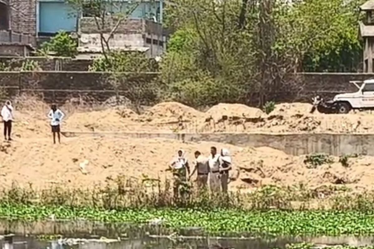 अरपा नदी में मिली युवक की सड़ी-गली लाश, इलाके में फैली सनसनी; पहचान में जुटी पुलिस