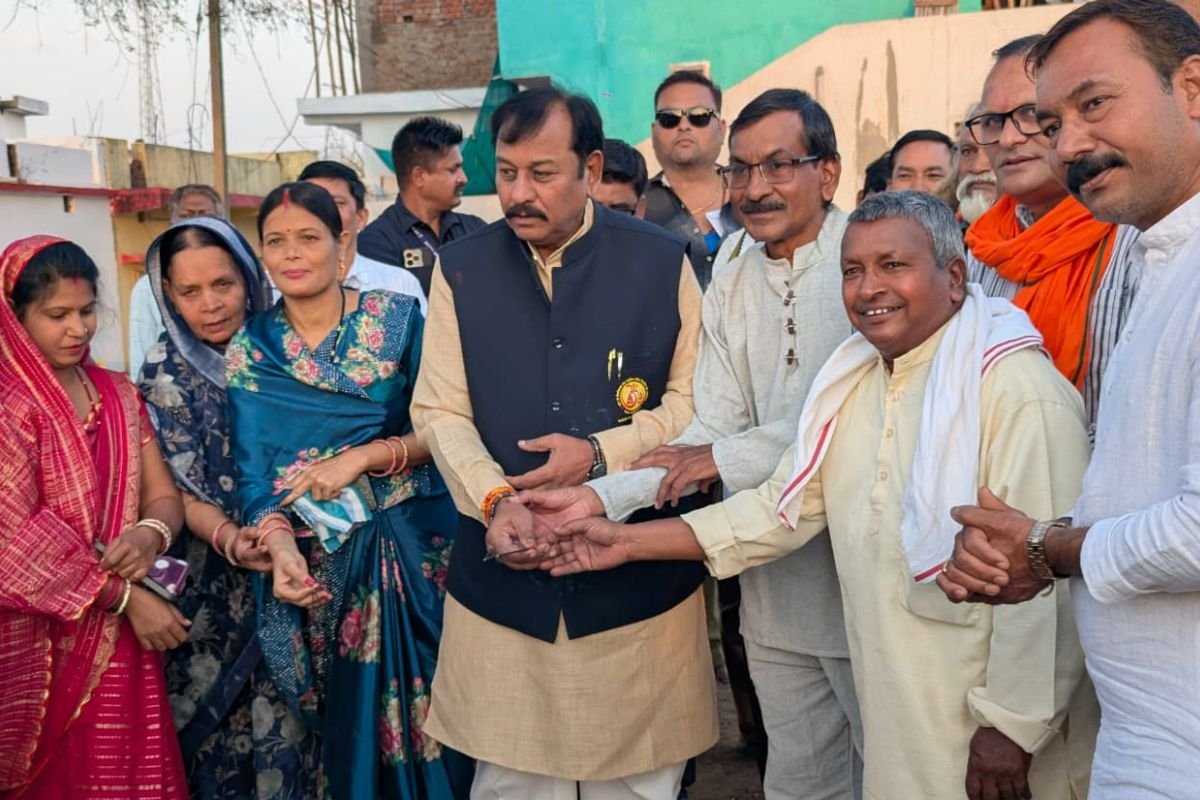 Durg News: ग्राम अरसनारा में सीसी रोड, नाली एवं सामुदायिक भवन का भूमिपूजन संपन्न, विकास कार्यों की शुरुआत