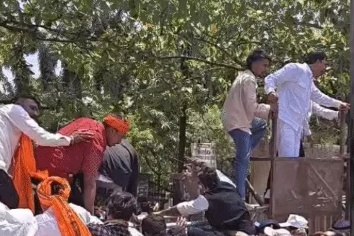 भिलाई नगर निगम का घेराव: भ्रष्टाचार के आरोपों पर भाजपा का प्रदर्शन, मंच पर माइक बंद होने से मचा हंगामा
