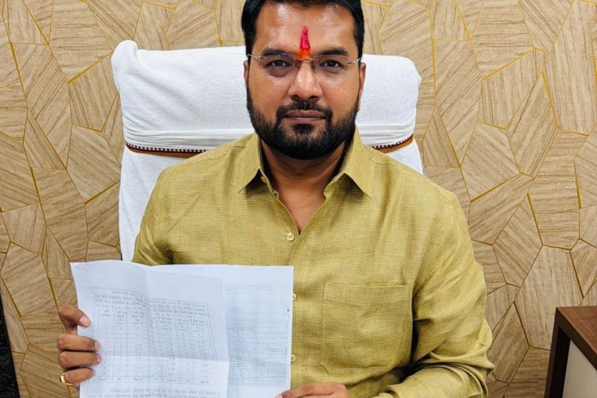 रायपुर नगर निगम के पानी टैंकर टेंडर में गड़बड़ी का आरोप, नेता प्रतिपक्ष आकाश तिवारी ने की निष्पक्ष जांच की मांग