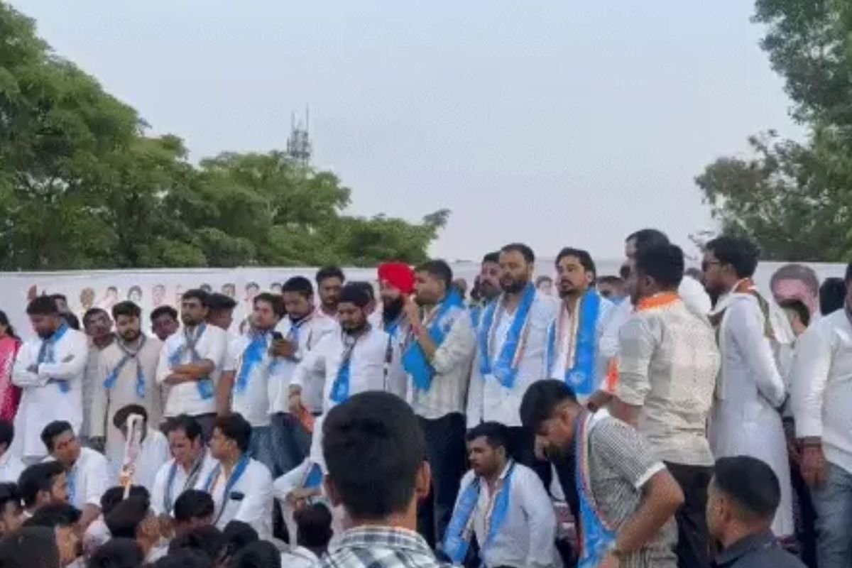 Raipur News: छात्र संघ चुनाव बहाली की मांग को लेकर NSUI का सीएम हाउस घेराव, सुरक्षा के कड़े इंतजाम