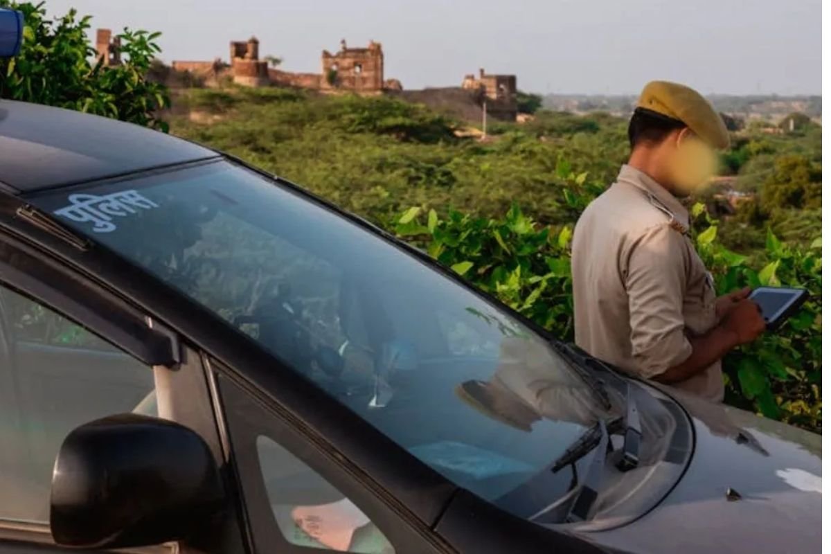 इंदौर में अनोखा हादसा: नशे में पुलिसकर्मी ने ड्यूटी पर तैनात दो सिपाहियों को कार से मारी टक्कर, हालत गंभीर