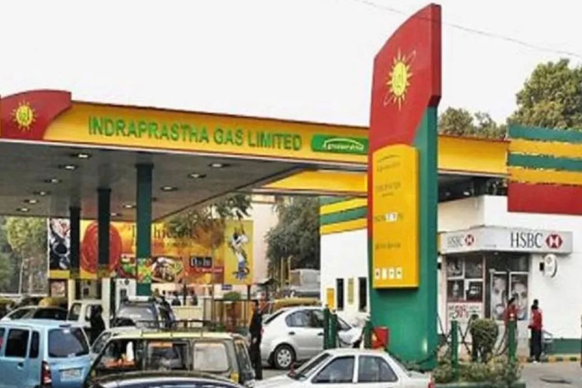 10 दिन में तीसरी मार: CNG फिर महंगी, पेट्रोल-डीजल के दाम भी बढ़े; कांग्रेस ने केंद्र सरकार को घेरा