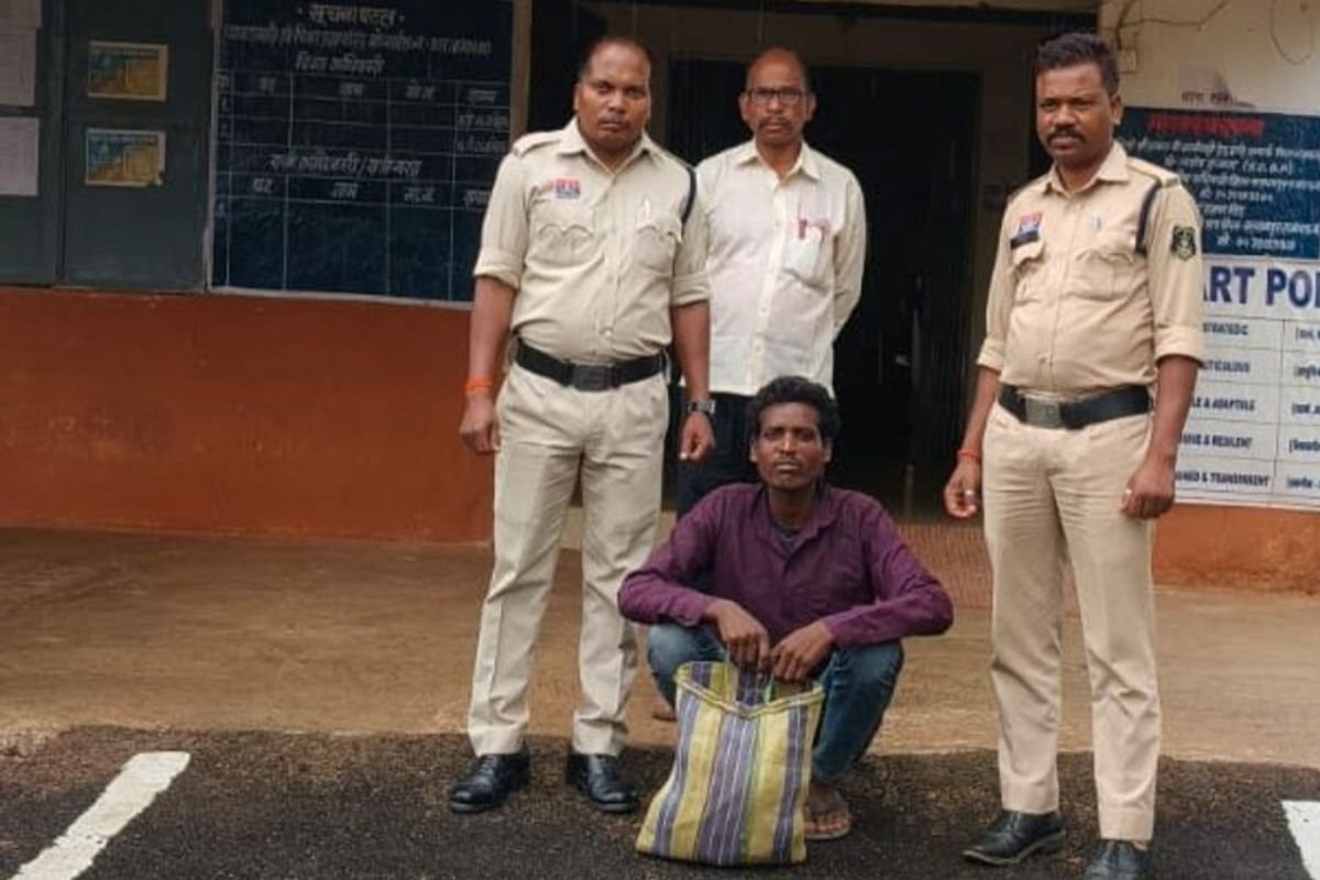 CG Balrampur News:ग्रामीणों की सूचना पर भड़का पति, डंडे और लात-घूंसों से पीटकर की हत्या