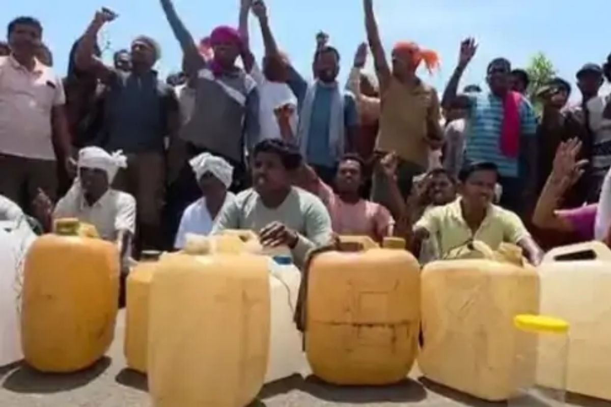 Kondagaon News: पेट्रोल-डीजल संकट पर फूटा ग्रामीणों का गुस्सा, कोंडागांव-अमरावती मार्ग पर चक्काजाम