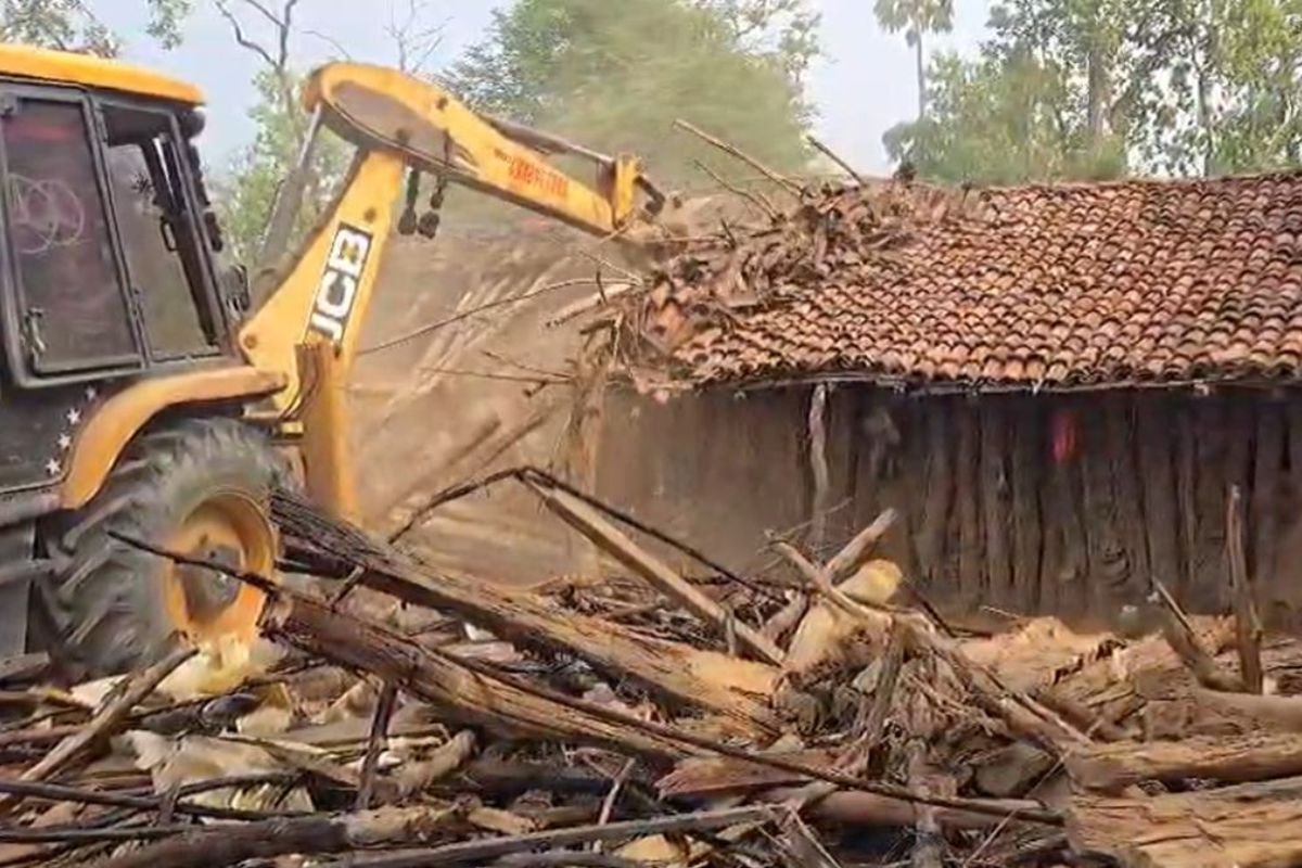 Kondagaon News: वन विभाग का सख्त एक्शन, वर्षों से कब्जाई गई 35 हेक्टेयर जंगल की जमीन ली गई वापस