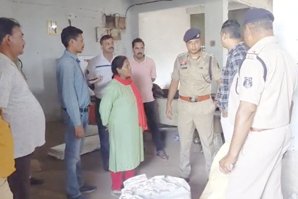 Durg News: वाशिंग पाउडर के नाम पर बन रहा था नकली गुटखा, पुलिस-खाद्य विभाग की बड़ी कार्रवाई