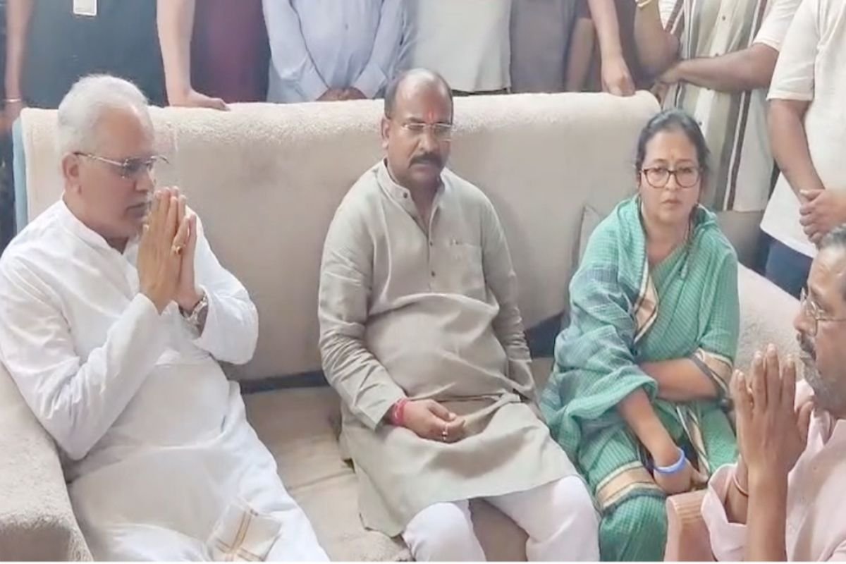 CG News:पीड़ित परिवार से मिले भूपेश बघेल, तिहरे हत्याकांड की CBI जांच की उठी मांग