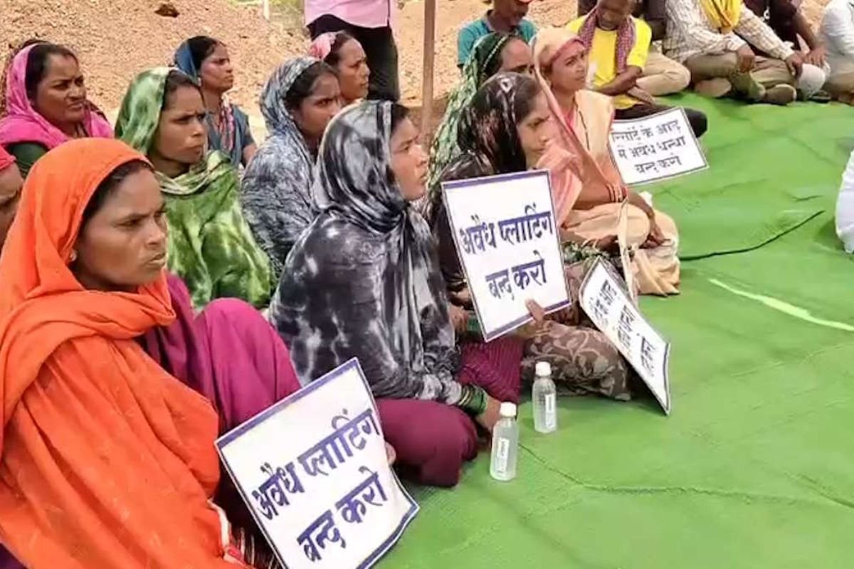 Rajnandgaon News:रिसॉर्ट, नशाखोरी और अतिक्रमण के विरोध में सड़क पर उतरे ग्रामीण, पुलिस चौकी की मांग तेज