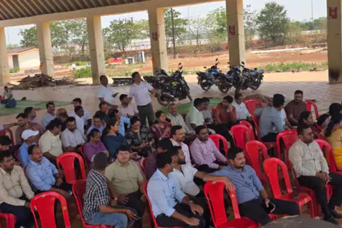 नायब तहसीलदार से मारपीट मामले पर प्रदेशभर में बवाल: 500 से अधिक तहसीलदार-नायब तहसीलदार हड़ताल पर, विधायक की गिरफ्तारी की मांग तेज