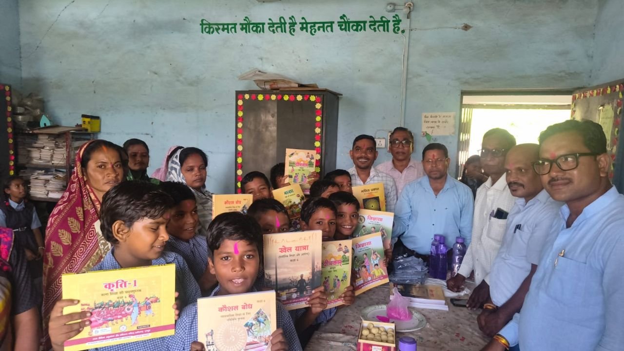 Patan News: शिक्षा के नए सफर की शुरुआत, मगरघटा स्कूल में नवप्रवेशी विद्यार्थियों का भव्य स्वागत