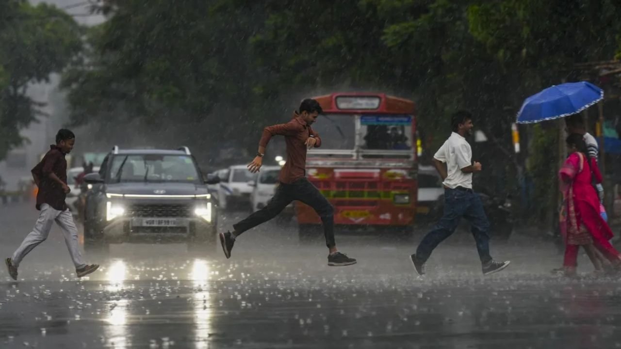 CG Weather: छत्तीसगढ़ में जल्द पहुंचेगा मानसून, तेज हवाओं और आकाशीय बिजली को लेकर मौसम विभाग की चेतावनी