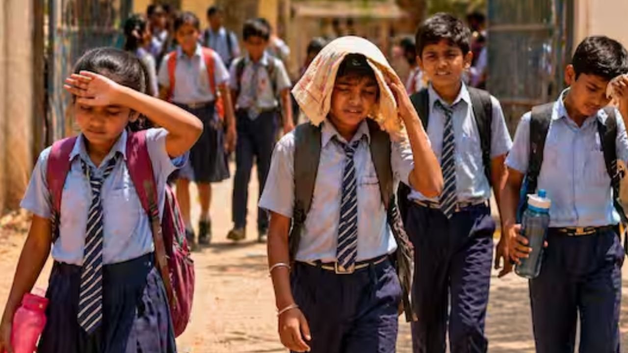 Damoh School News: छात्रों के हित में कलेक्टर का बड़ा फैसला, 12 जून से सभी स्कूलों के लिए नया समय लागू