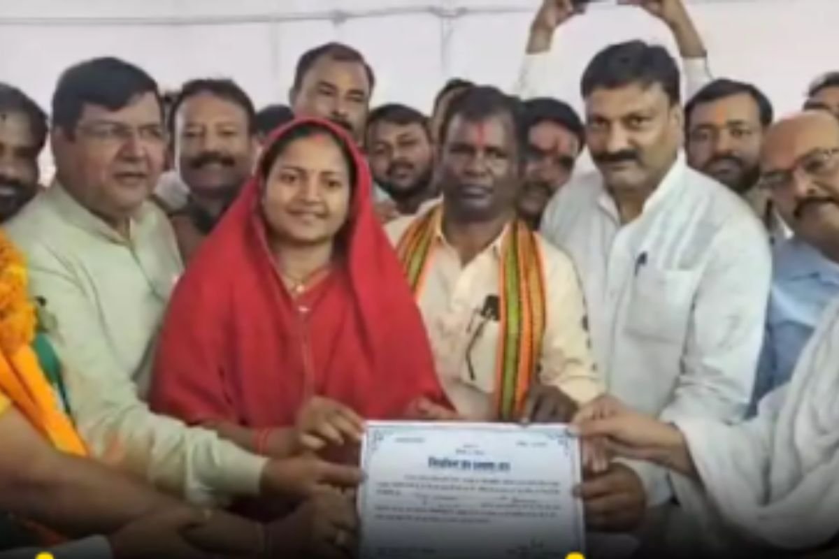 शिवनंदनपुर नगर पंचायत के पहले चुनाव में भाजपा ने मारी बाजी, अध्यक्ष पद पर रितेश जायसवाल 362 वोटों से विजयी