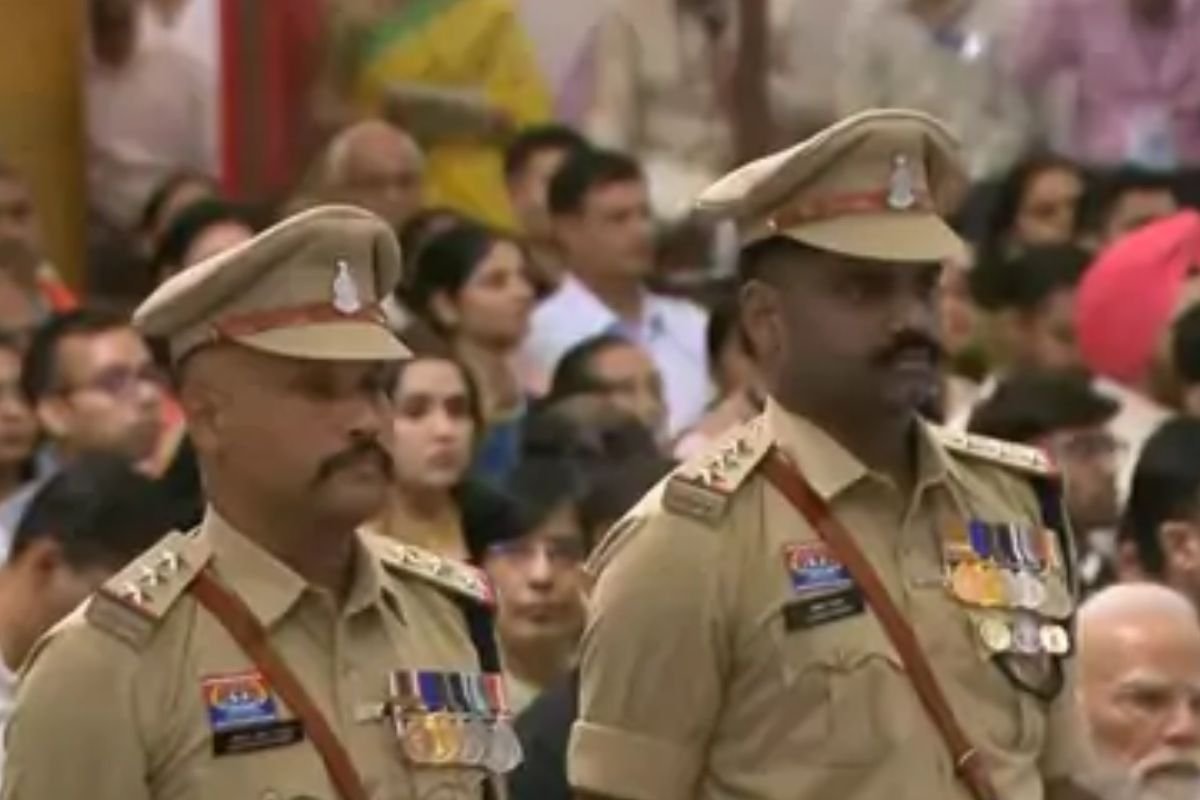 CG News: बस्तर के ‘राम-लक्ष्मण’ को मिला शौर्य चक्र, नक्सल विरोधी अभियानों में दिखाए अदम्य साहस का राष्ट्रीय सम्मान