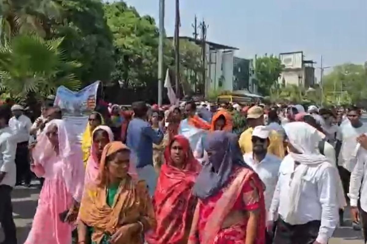 Raipur News:पुरानी पेंशन योजना और पदोन्नति की मांग पर अड़े कर्मचारी, सरकार को दी चेतावनी