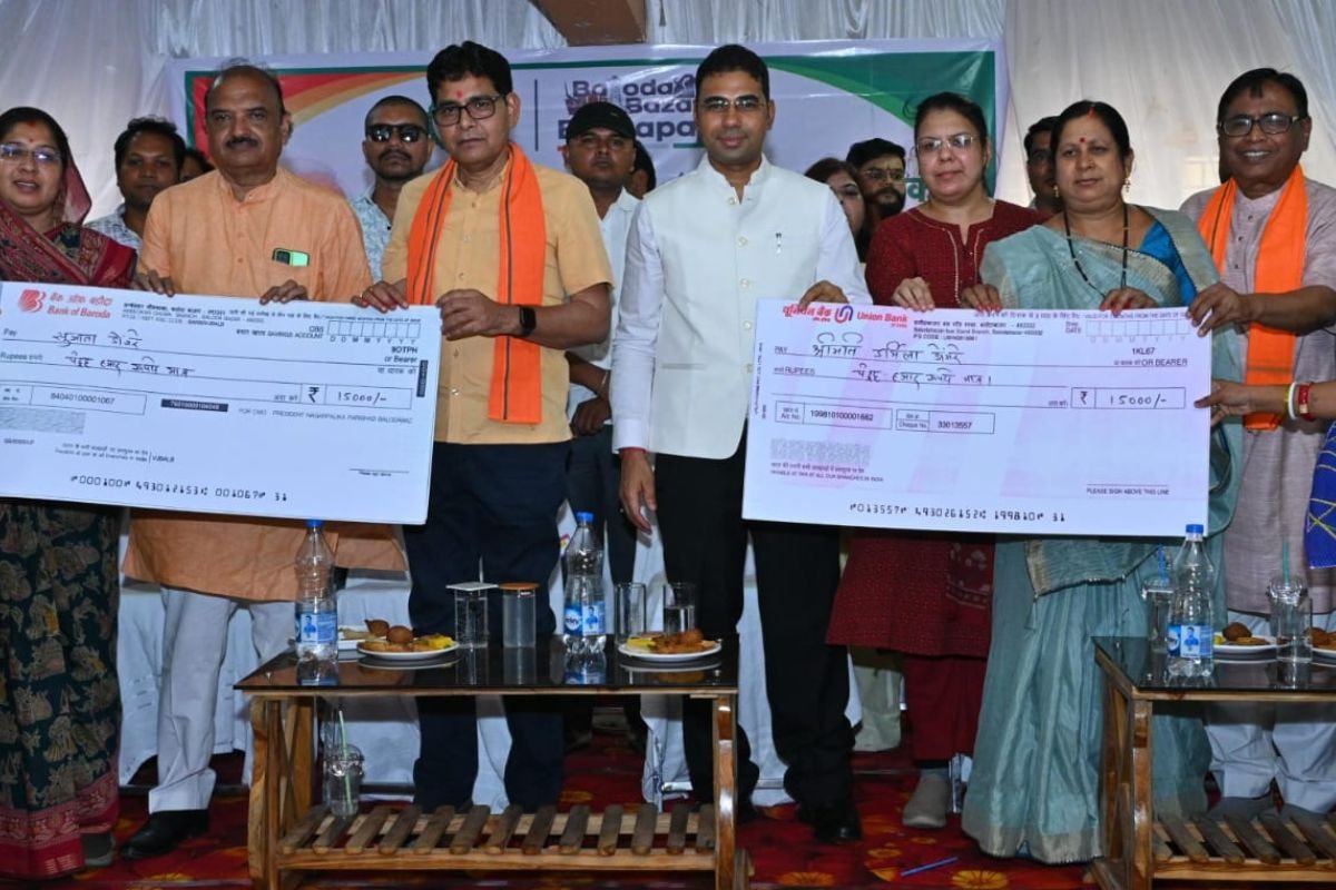 CG News: राजस्व मंत्री टंक राम वर्मा ने किया जनकल्याण शिविर का शुभारंभ, हितग्राहियों को मिला योजनाओं का लाभ