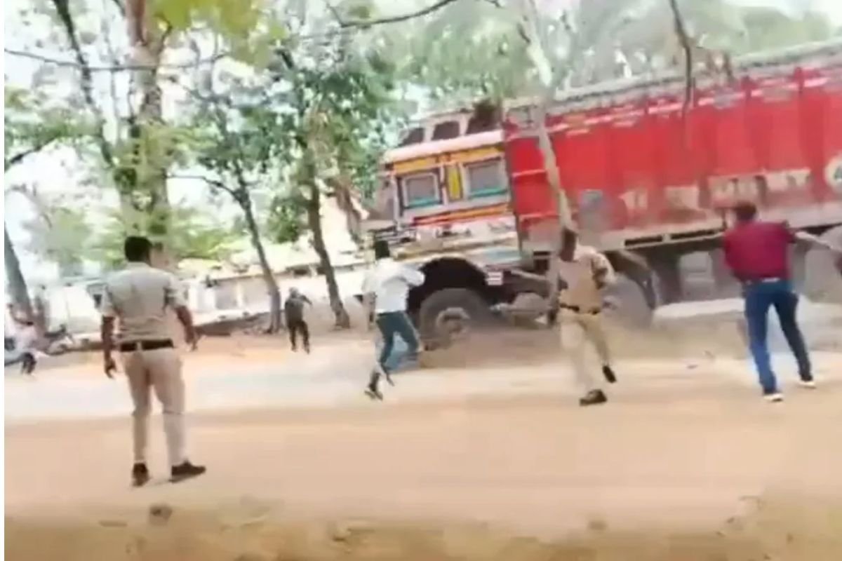CG Hit and Run: मोहला-मानपुर में दर्दनाक हादसा, मासूम की मौत के बाद मचा बवाल, नशे में ट्रक चालक फरार