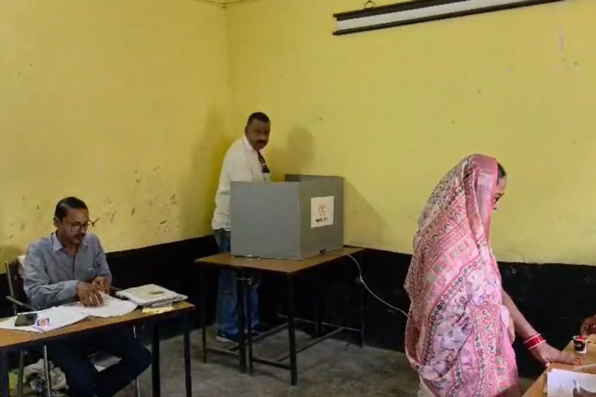 CG Elections 2026: छत्तीसगढ़ में निकाय और पंचायत उपचुनाव के लिए मतदान जारी, 1,310 पदों के लिए वोटिंग, 4 जून को आएंगे नतीजे