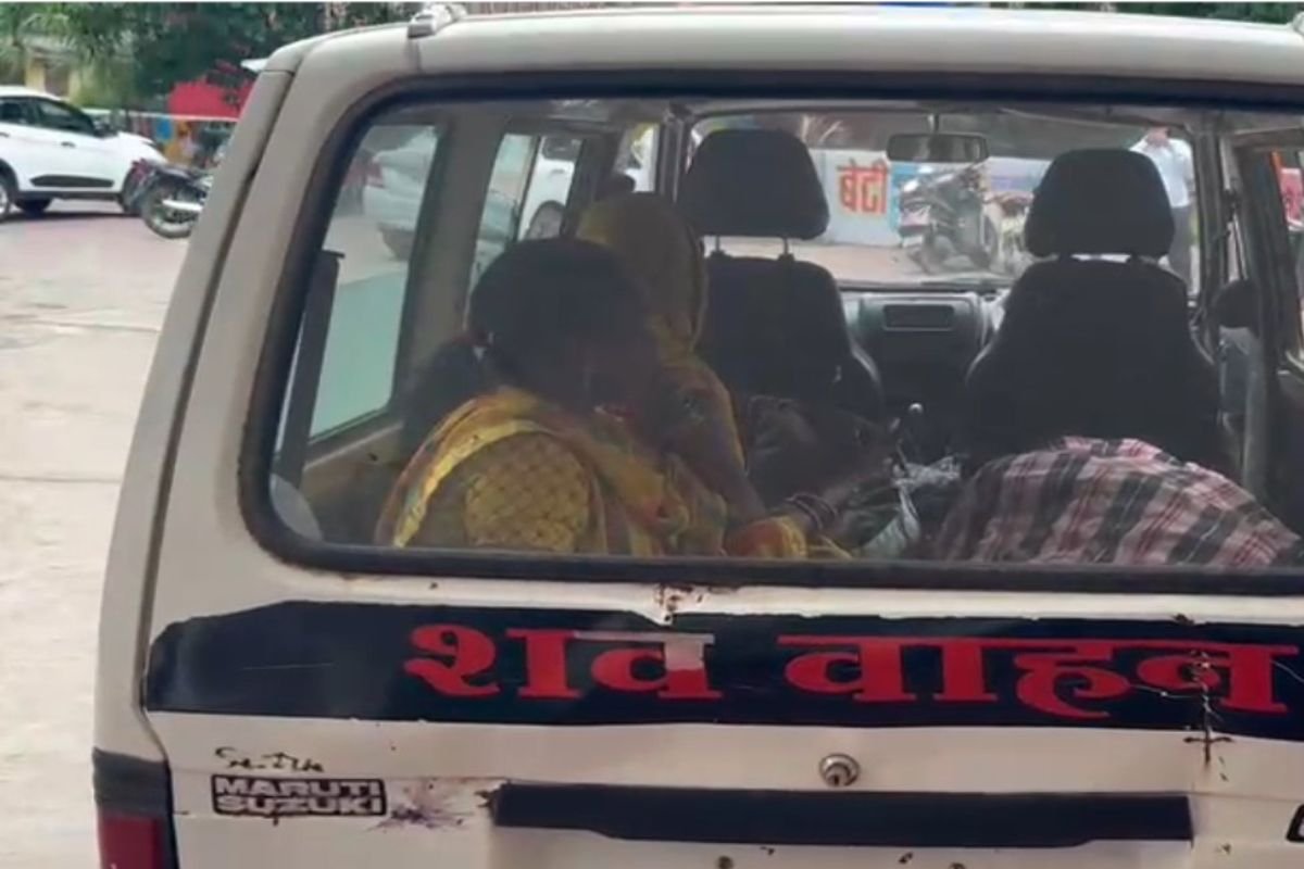 CG News:गौरेला में स्वास्थ्य व्यवस्था पर सवाल, गंभीर हालत में मरीज को बॉण्ड भरवाकर किया डिस्चार्ज