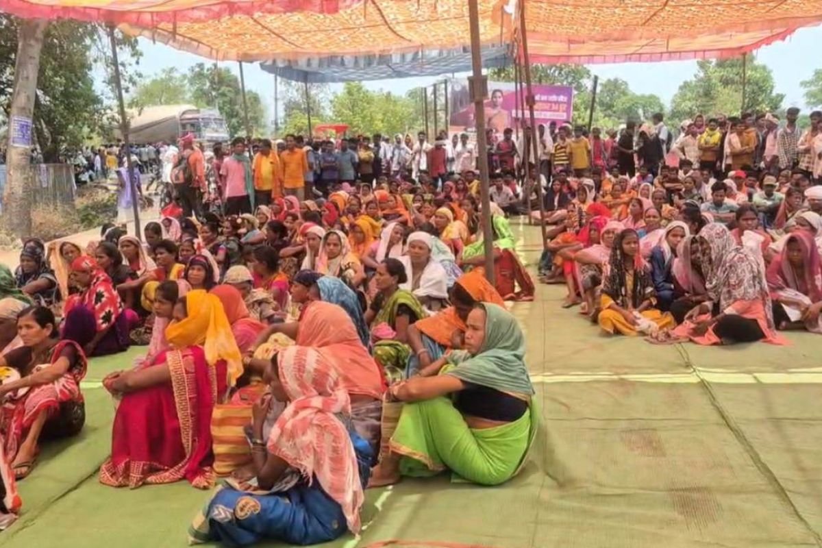 10 सूत्रीय मांगों को लेकर ग्रामीणों का उग्र प्रदर्शन, अंतागढ़ में चक्काजाम से थमा यातायात
