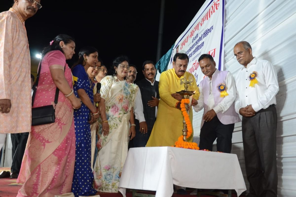 Bhilai News: तालपुरी इंटरनेशनल कॉलोनी में नई कार्यकारिणी का शपथ ग्रहण, सांसद विजय बघेल ने दिलाई जिम्मेदारी की शपथ