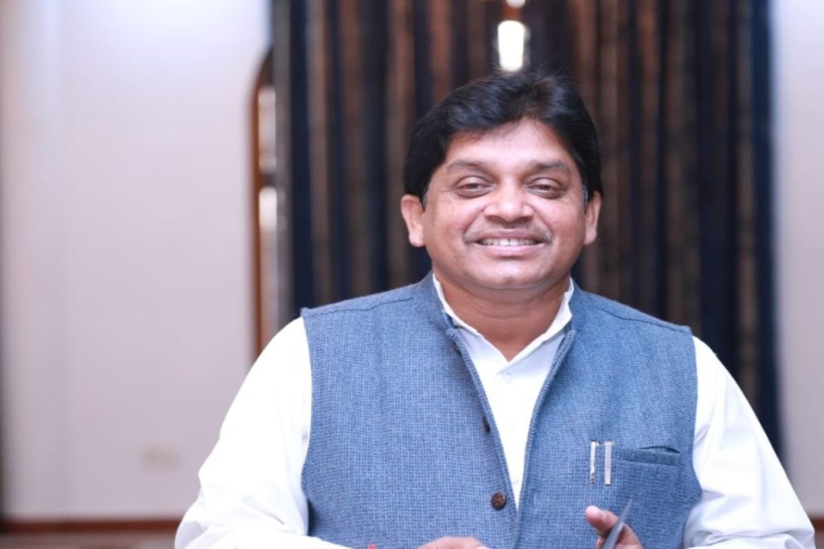 धान खरीदी में करोड़ों का घोटाला, ‘चूहे खा रहे हैं धान’: पूर्व मंत्री शिव डहरिया का भाजपा सरकार पर बड़ा हमला