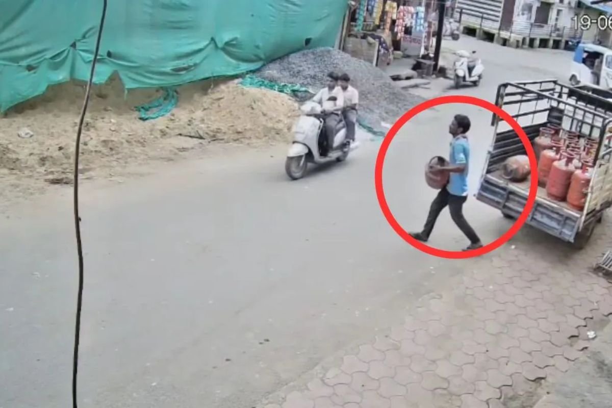 Dewas News:देवास में चोरों के हौसले बुलंद, गैस सिलेंडर चुराकर ऑटो से हुए फरार