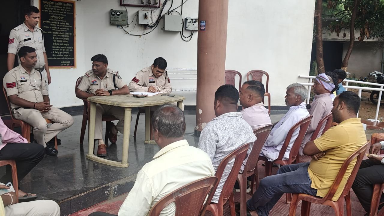 Surajpur News: मुहर्रम को लेकर खटगांवा में शांति समिति की बैठक संपन्न, प्रशासन ने सौहार्द और भाईचारे के साथ पर्व मनाने की अपील