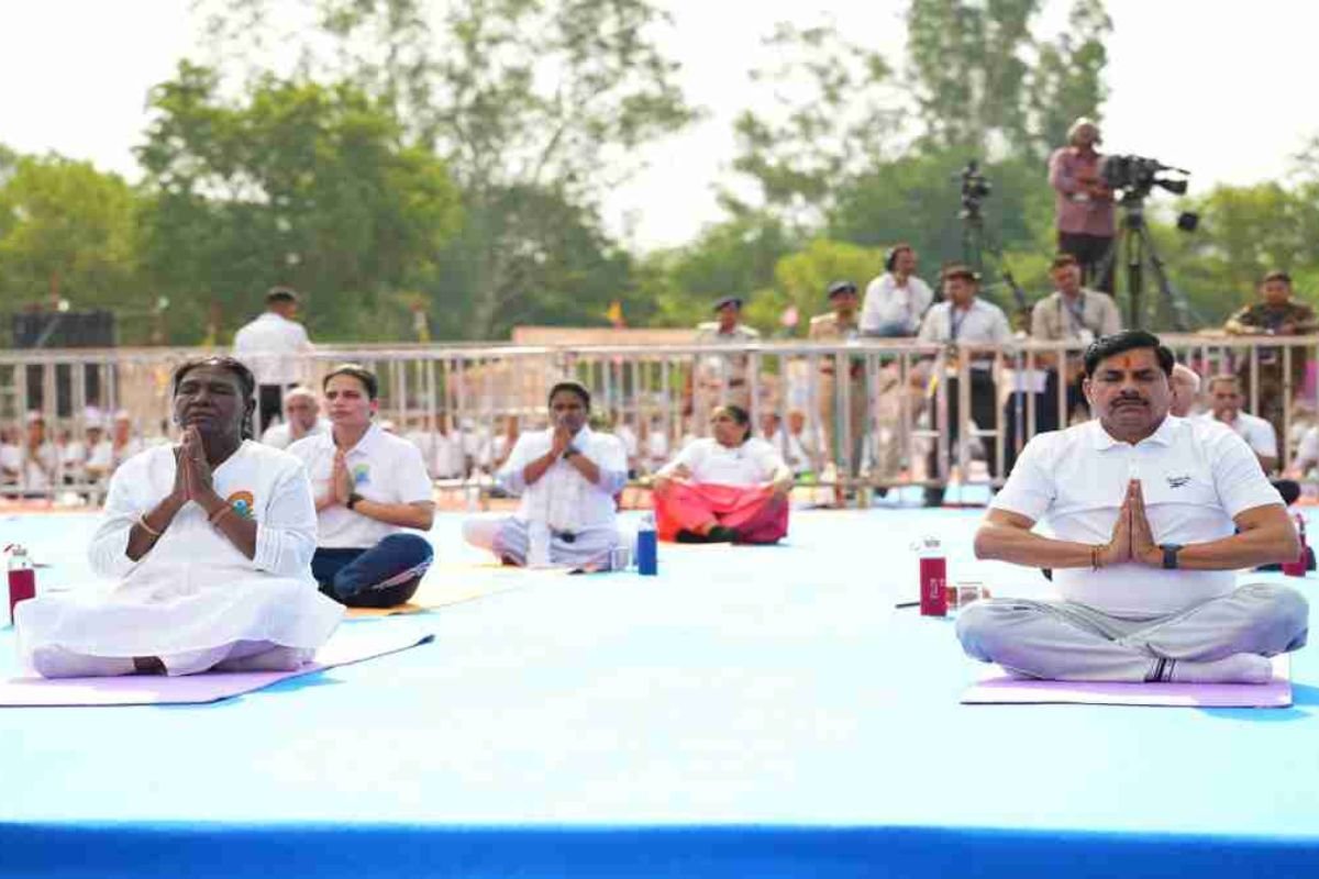 International Yoga Day 2026: ‘मां नर्मदा की पावन धरती पर आकर अच्छा लगा’ : योग दिवस पर राष्ट्रपति मुर्मू का संबोधन