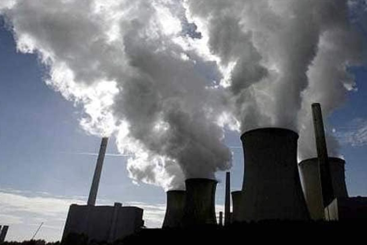 छत्तीसगढ़ में प्रदूषण फैलाने वाले उद्योगों पर बड़ी कार्रवाई, 96 इकाइयों पर 2.40 करोड़ रुपये से अधिक का जुर्माना