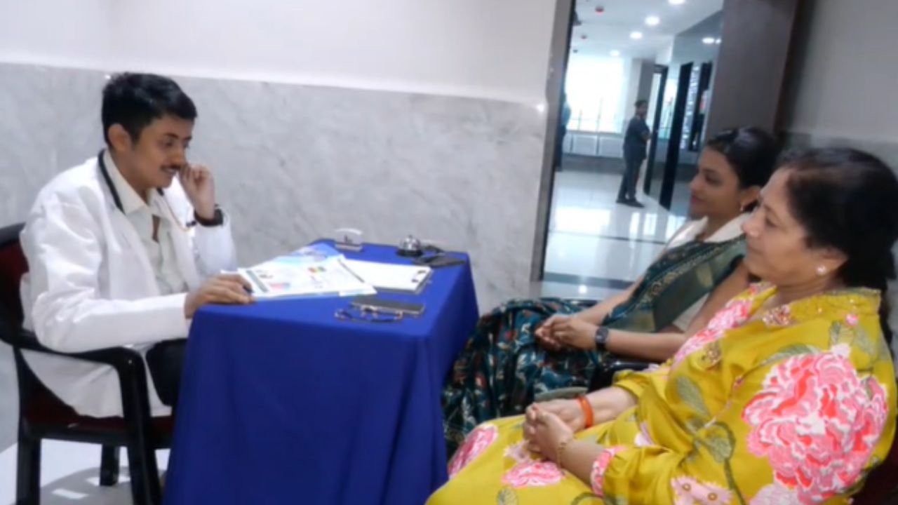 Raipur News: रायपुर के गायत्री हॉस्पिटल में निशुल्क स्वास्थ्य जांच शिविर, 60 से अधिक मरीजों ने कराया परीक्षण