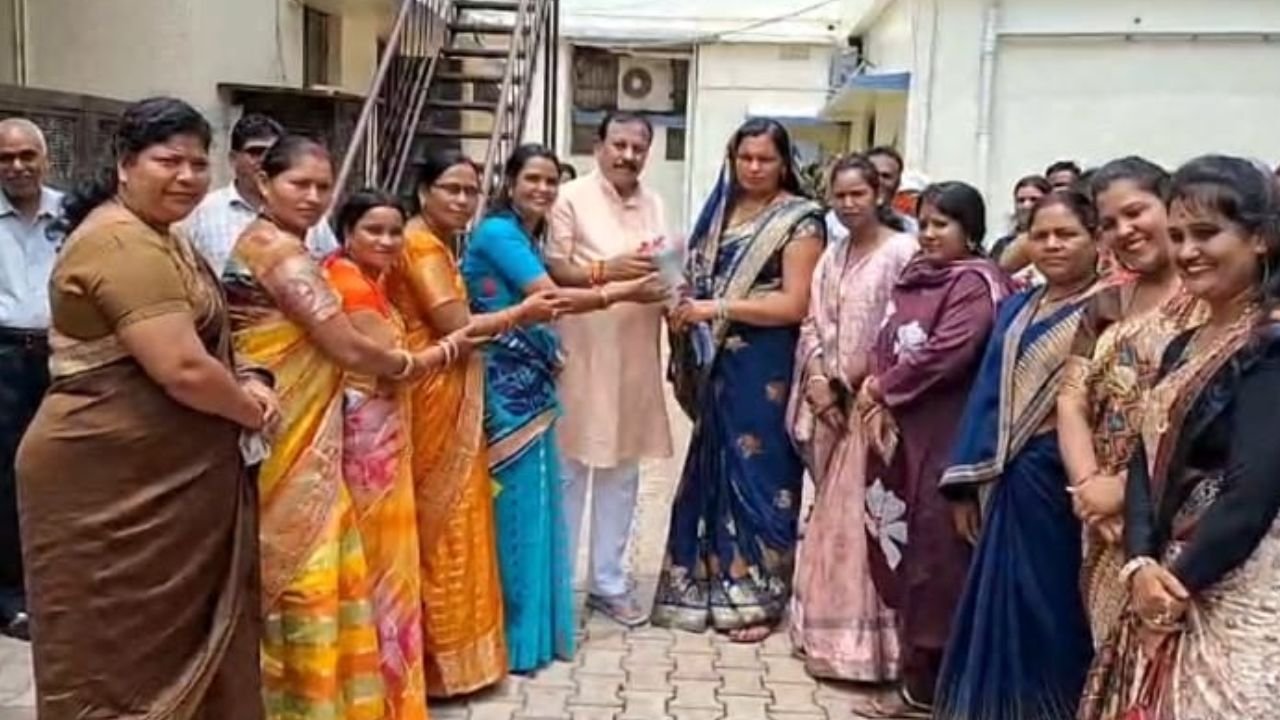 Bhilai News: महिला मोर्चा की नवगठित टीम ने सांसद विजय बघेल से लिया आशीर्वाद, संगठन को मजबूत बनाने का लिया संकल्प